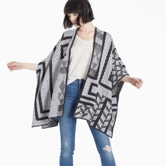 NWT Lucky Brand Intarsia Poncho - Picture 3 of 4